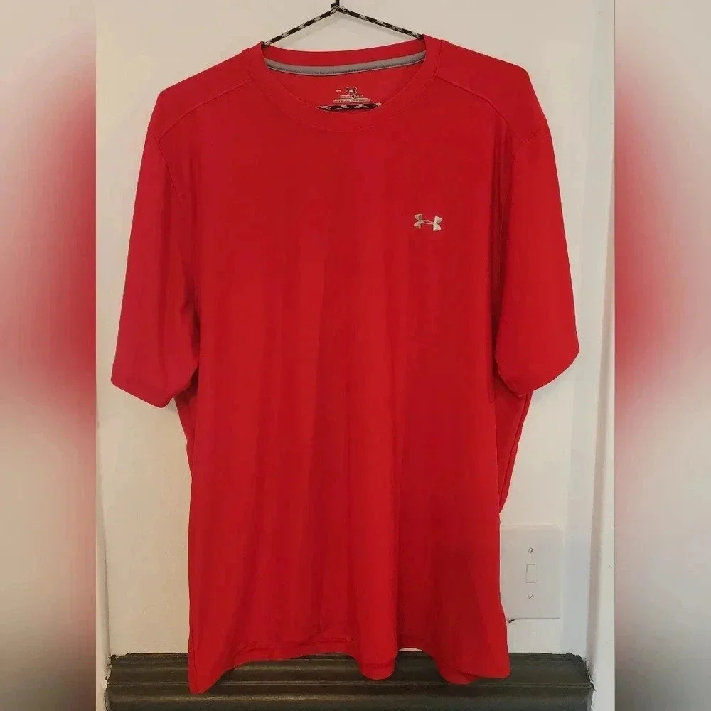 Under Armour Mens Size Large Heatgear Shortsleeve Red T-shirt